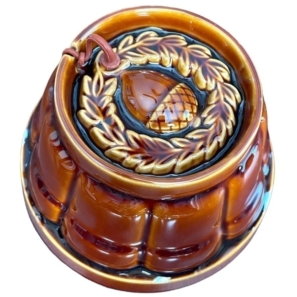 WILLIAMS Sonoma jelly mold, ceramic, Fall motif, excellent condition, no flaws
